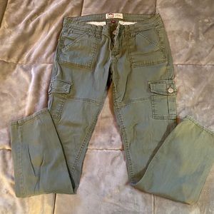 L.e.i “Ashley” low rise skinny cargo pants